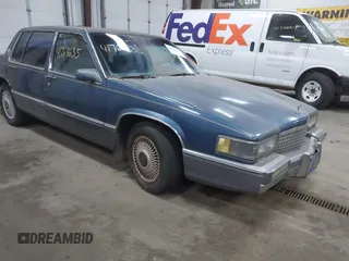 1990 Cadillac DeVille z VIN 1G6CD5331L4293427, wystawiony jako IAAI lot #41764635 z przebiegiem 198 499 mil mil oraz . Historia ofert i sprzedaży dostępna na DreamBid. Obrazek 1.