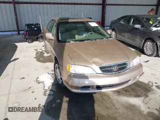 2001 Acura TL with VIN 19UUA56641A028016, listed as a IAAI auction lot 41353365 with 135,619 mi miles. Bid and sale history available at carsss.com. Image 1.