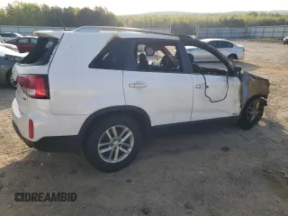 2014 Kia Sorento LX z VIN 5XYKTDA62EG490243, wystawiony jako Copart lot #53523275 z przebiegiem Nie podano mil oraz Nie do naprawy • Non repairable. Historia ofert i sprzedaży dostępna na DreamBid. Obrazek 3.