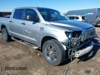 2011 Toyota Tundra z VIN 5TFEY5F15BX108927, wystawiony jako IAAI lot #41408965 z przebiegiem 137 176 mil mil oraz . Historia ofert i sprzedaży dostępna na DreamBid. Obrazek 1.