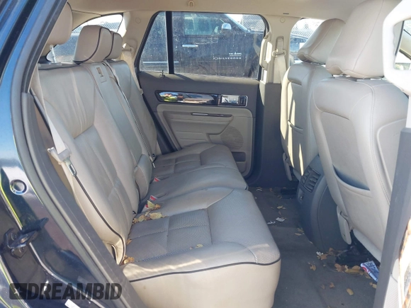 2008 Lincoln MKX with VIN 2LMDU68C08BJ17580, listed as a IAAI auction lot 41287463 with 198,784 mi miles. Bid and sale history available at carsss.com. Image 8.