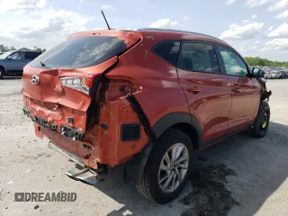 2017 Hyundai Tucson Sport z VIN KM8J33A26HU337673, wystawiony jako Copart lot #55035585 z przebiegiem 84 554 mil mil oraz Szkoda całkowita • Salvage title. Historia ofert i sprzedaży dostępna na DreamBid. Obrazek 3.