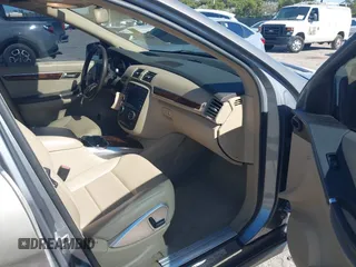 2012 Mercedes-Benz R-Class R 350 with VIN 4JGCB5HEXCA146176, listed as a IAAI auction lot 41442159 with 120,922 mi miles. Bid and sale history available at carsss.com. Image 5.