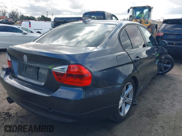 2006 BMW 3 Series 325i with VIN WBAVB13566PT05917, listed as a IAAI auction lot 41720273 with 171,686 mi miles. Bid and sale history available at carsss.com. Image 4.