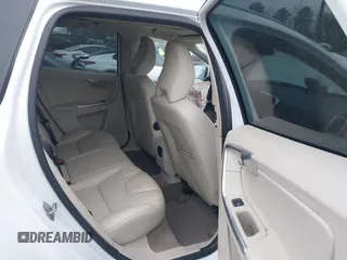 2015 Volvo XC60 T5 Drive-E Premier Plus with VIN YV440MDC9F2562227, listed as a IAAI auction lot 41113295 with 78,976 mi miles. Bid and sale history available at carsss.com. Image 8.