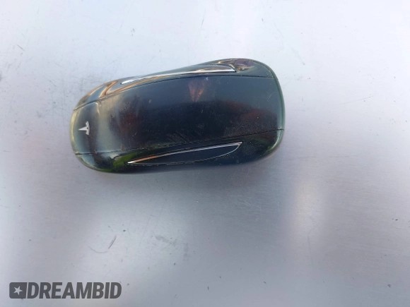 2016 Tesla Model X 70D z VIN 5YJXCAE25GF018477, wystawiony jako IAAI lot #42208404 z przebiegiem 99 380 mil mil oraz . Historia ofert i sprzedaży dostępna na DreamBid. Obrazek 11.