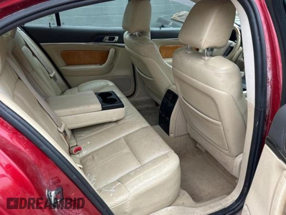 2010 Lincoln MKS z VIN 1LNHL9DR0AG603509, wystawiony jako Copart lot #60124735 z przebiegiem 181 076 mil mil oraz Czysty tytuł • Clean title. Historia ofert i sprzedaży dostępna na DreamBid. Obrazek 6.