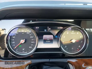 2019 Mercedes-Benz E 450 with VIN WDDZF6JB0KA515463, listed as a Copart auction lot 46829745 with 32,356 mi miles and Salvage Title. Bid and sale history available at DreamBid. Image 9.