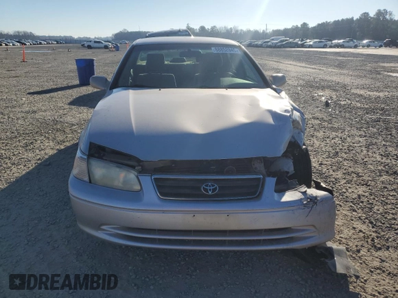 2000 Toyota Camry CE z VIN 4T1BG22K7YU738912, wystawiony jako Copart lot #88852845 z przebiegiem 122 569 mil mil oraz Szkoda całkowita • Salvage title. Historia ofert i sprzedaży dostępna na DreamBid. Obrazek 5.