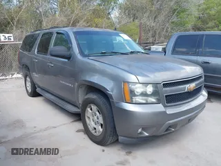 2007 Chevrolet Suburban LT with VIN 1GNFC16017R254537, listed as a IAAI auction lot 41875462 with 150,579 mi miles. Bid and sale history available at carsss.com. Image 1.
