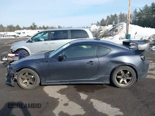 2014 Subaru BRZ Limited with VIN JF1ZCAC19E9600775, listed as a IAAI auction lot 41645509 with 1 mi miles. Bid and sale history available at carsss.com. Image 14.