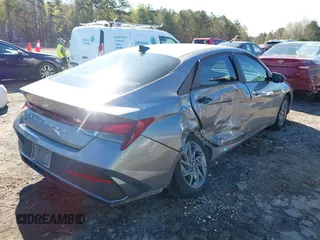 2024 Hyundai Elantra SEL z VIN KMHLM4DG8RU659817, wystawiony jako IAAI lot #41875167 z przebiegiem 31 674 mil mil oraz . Historia ofert i sprzedaży dostępna na DreamBid. Obrazek 4.