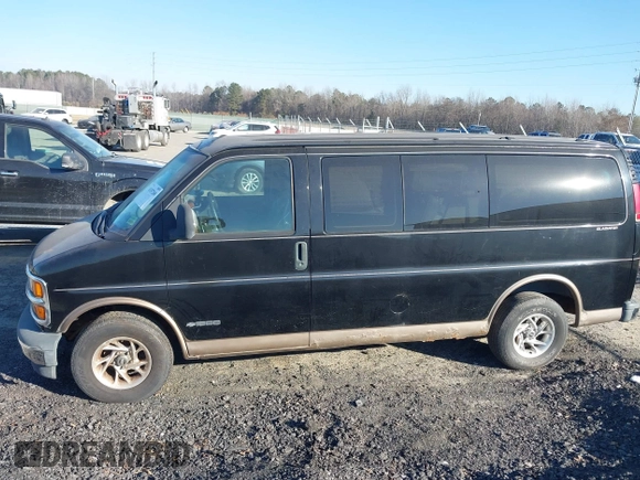 2000 Chevrolet Express Cargo Van w/YF7 with VIN 1GBFG15R6Y1173065, listed as a IAAI auction lot 41357260 with 242,540 mi miles. Bid and sale history available at carsss.com. Image 15.