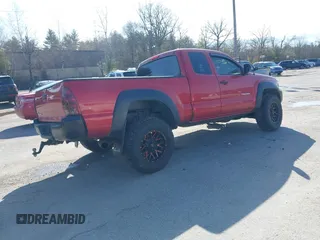 2014 Toyota Tacoma with VIN 5TFUX4EN7EX027719, listed as a IAAI auction lot 41922936 with 163,047 mi miles and . Bid and sale history available at DreamBid. Image 4.