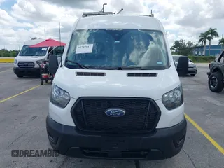 2021 Ford Transit Cargo z VIN 1FTBR1C81MKA40300, wystawiony jako IAAI lot #42707917 z przebiegiem 47 865 mil mil oraz . Historia ofert i sprzedaży dostępna na DreamBid. Obrazek 12.