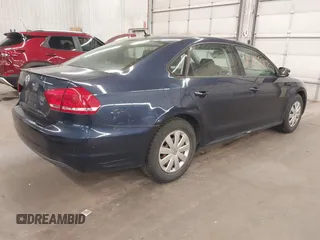 2013 Volkswagen Passat S w/Appearance with VIN 1VWAH7A36DC032693, listed as a IAAI auction lot 41716587 with 82,950 mi miles. Bid and sale history available at carsss.com. Image 4.