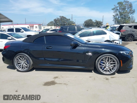2020 BMW M8 Competition z VIN WBSDZ0C0XLCD28138, wystawiony jako IAAI lot #42339303 z przebiegiem 30 298 mil mil oraz . Historia ofert i sprzedaży dostępna na DreamBid. Obrazek 13.