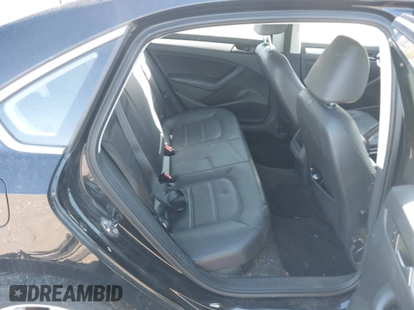 2012 Volkswagen Passat SE z VIN 1VWBP7A32CC077832, wystawiony jako IAAI lot #40637993 z przebiegiem 146 698 mil mil oraz . Historia ofert i sprzedaży dostępna na DreamBid. Obrazek 8.