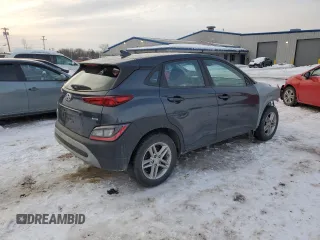 2022 Hyundai Kona SE with VIN KM8K2CAB9NU768527, listed as a Copart auction lot 43721125 with 76,231 mi miles and Salvage Title. Bid and sale history available at carsss.com. Image 3.