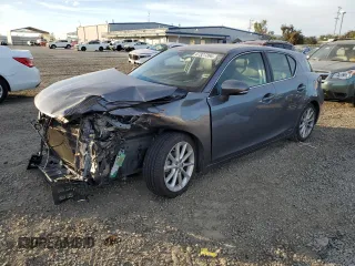 2013 Lexus CT 200h z VIN JTHKD5BH5D2128885, wystawiony jako Copart lot #87327264 z przebiegiem 122 074 mil mil oraz Szkody całkowita. Historia ofert i sprzedaży dostępna na DreamBid. Obrazek 1.