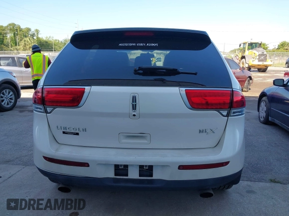 2012 Lincoln MKX with VIN 2LMDJ6JKXCBL09768, listed as a IAAI auction lot 42067444 with 174,319 mi miles. Bid and sale history available at carsss.com. Image 16.
