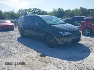 2020 Chrysler Pacifica Limited with VIN 2C4RC1GG4LR121597, listed as a IAAI auction lot 42536235 with 181,093 mi miles and . Bid and sale history available at DreamBid. Image 1.