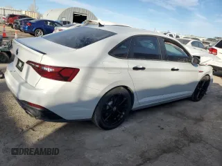 2024 Volkswagen Jetta GLI 40th Anniversary Edition z VIN 3VW8T7BU4RM051253, wystawiony jako Copart lot #46690325 z przebiegiem 9253 mil mil oraz Szkody całkowita. Historia ofert i sprzedaży dostępna na DreamBid. Obrazek 3.