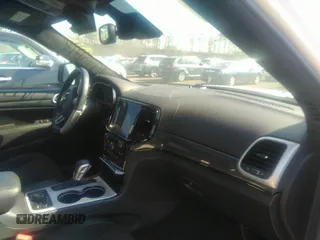 2020 Jeep Grand Cherokee Trackhawk z VIN 1C4RJFN94LC117596, wystawiony jako IAAI lot #36356989 z przebiegiem 37 994 mil mil oraz . Historia ofert i sprzedaży dostępna na DreamBid. Obrazek 5.