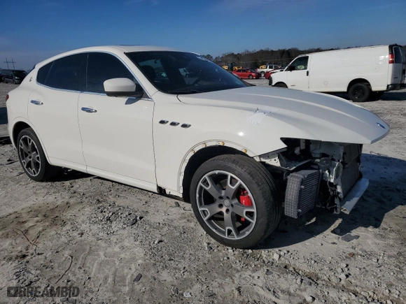 2018 Maserati Levante with VIN ZN661XUA2JX288310, listed as a Copart auction lot 41644415 with NaN miles and Salvage Title. Bid and sale history available at carsss.com. Image 4.