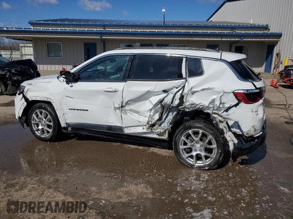 2024 Jeep Compass Latitude Lux с VIN 3C4NJDFN1RT593929, выставлен на аукционе Copart как лот 53492725 с пробегом 14 033 миль миль и Списание • Salvage title. История ставок и продаж доступна на DreamBid. Изображение 2.
