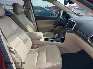 2017 Jeep Grand Cherokee Limited z VIN 1C4RJEBG8HC609262, wystawiony jako IAAI lot #42113742 z przebiegiem 147 718 mil mil oraz . Historia ofert i sprzedaży dostępna na DreamBid. Obrazek 5.