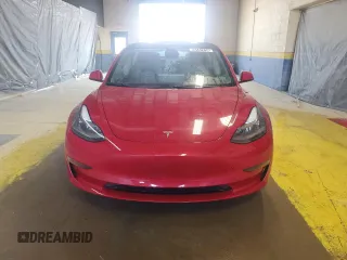 2022 Tesla Model 3 z VIN 5YJ3E1EA2NF372518, wystawiony jako Copart lot #59147215 z przebiegiem 113 349 mil mil oraz Czysty tytuł • Clean title. Historia ofert i sprzedaży dostępna na DreamBid. Obrazek 5.