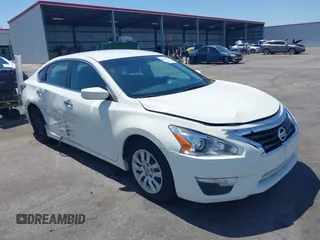 2015 Nissan Altima S with VIN 1N4AL3AP7FN897201, listed as a IAAI auction lot 42026527 with 192,944 mi miles and . Bid and sale history available at carsss.com. Image 1.
