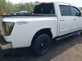 2004 Nissan Titan LE with VIN 1N6AA07B34N515783, listed as a IAAI auction lot 42109749 with 228,326 mi miles and . Bid and sale history available at carsss.com. Image 6.