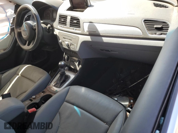2018 Audi Q3 Premium Plus z VIN WA1JCCFS6JR007404, wystawiony jako Copart lot #45345785 z przebiegiem Nie podano mil oraz Szkoda całkowita • Salvage title. Historia ofert i sprzedaży dostępna na DreamBid. Obrazek 8.