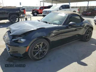 2016 Mazda MX-5 Miata Club z VIN JM1NDAC71G0107142, wystawiony jako Copart lot #47666615 z przebiegiem 90 033 mil mil oraz Szkody całkowita. Historia ofert i sprzedaży dostępna na DreamBid. Obrazek 1.