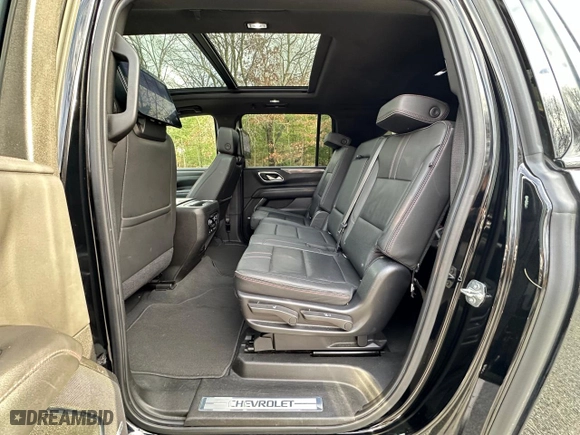 2021 Chevrolet Suburban RST with VIN 1GNSKEKD7MR480448, listed as a Copart auction lot 82538714 with 279,191 mi miles and Clean Title. Bid and sale history available at carsss.com. Image 14.