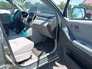2005 Toyota Highlander z VIN JTEEP21A350128479, wystawiony jako IAAI lot #42417265 z przebiegiem 238 482 mil mil oraz . Historia ofert i sprzedaży dostępna na DreamBid. Obrazek 5.