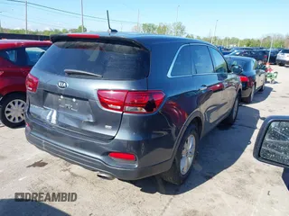 2020 Kia Sorento LX z VIN 5XYPGDA37LG658455, wystawiony jako IAAI lot #42232301 z przebiegiem 43 666 mil mil oraz . Historia ofert i sprzedaży dostępna na DreamBid. Obrazek 4.