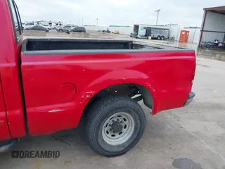2002 Ford F-250 XL z VIN 1FTNW20L82ED48676, wystawiony jako IAAI lot #42118064 z przebiegiem 342 446 mil mil oraz . Historia ofert i sprzedaży dostępna na DreamBid. Obrazek 14.