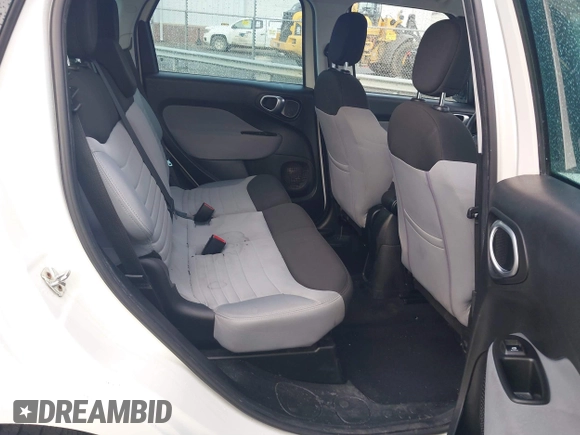 2014 FIAT 500L Easy with VIN ZFBCFABH8EZ025450, listed as a IAAI auction lot 41429105 with 199,200 mi miles and . Bid and sale history available at DreamBid. Image 8.