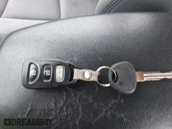2012 Hyundai Elantra Limited с VIN KMHDH4AE6CU274372, выставлен на аукционе IAAI как лот 42319413 с пробегом 243 770 миль миль и . История ставок и продаж доступна на DreamBid. Изображение 11.
