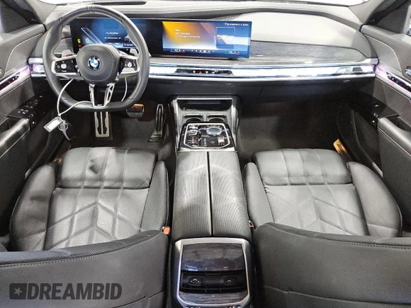 2024 BMW 7 Series 740i xDrive with VIN WBA33EH08RCS18086, listed as a Copart auction lot 54630035 with 18,352 mi miles and Clean Title. Bid and sale history available at carsss.com. Image 8.