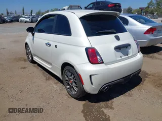 2016 FIAT 500 Abarth z VIN 3C3CFFFH9GT120926, wystawiony jako IAAI lot #42528081 z przebiegiem 98 271 mil mil oraz . Historia ofert i sprzedaży dostępna na DreamBid. Obrazek 3.