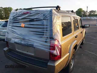 2006 Jeep Commander z VIN 1J8HG48N26C181057, wystawiony jako IAAI lot #42548737 z przebiegiem 244 773 mil mil oraz . Historia ofert i sprzedaży dostępna na DreamBid. Obrazek 4.