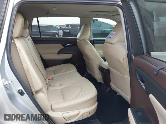 2022 Toyota Highlander XLE z VIN 5TDGZRAH8NS090208, wystawiony jako IAAI lot #41711763 z przebiegiem 64 843 mil mil oraz . Historia ofert i sprzedaży dostępna na DreamBid. Obrazek 8.