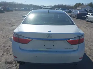 2013 Lexus ES 4dr Sdn with VIN JTHBK1GGXD2077804, listed as a IAAI auction lot 41748571 with 88,000 mi miles. Bid and sale history available at carsss.com. Image 16.