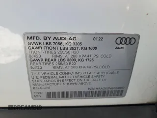 2022 Audi e-tron Premium z VIN WA1AAAGE0NB023860, wystawiony jako Copart lot #57395415 z przebiegiem 52 335 mil mil oraz Nie do naprawy. Historia ofert i sprzedaży dostępna na DreamBid. Obrazek 14.