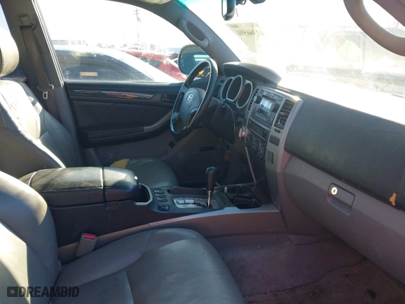 2004 Toyota 4Runner Limited with VIN JTEBU17R440020678, listed as a IAAI auction lot 41366594 with 224,602 mi miles. Bid and sale history available at carsss.com. Image 5.