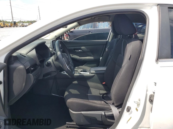 2021 Nissan Sentra SV z VIN 3N1AB8CV2MY252450, wystawiony jako Copart lot #54003805 z przebiegiem 80 156 mil mil oraz Nie do naprawy • Non repairable. Historia ofert i sprzedaży dostępna na DreamBid. Obrazek 7.